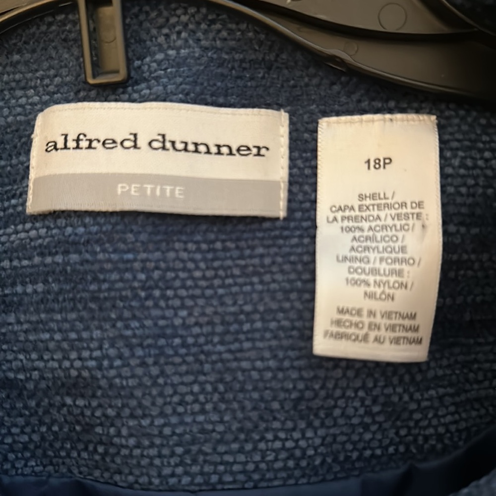 LADIES PLUS SIZE JACKET - Picture 3 of 3